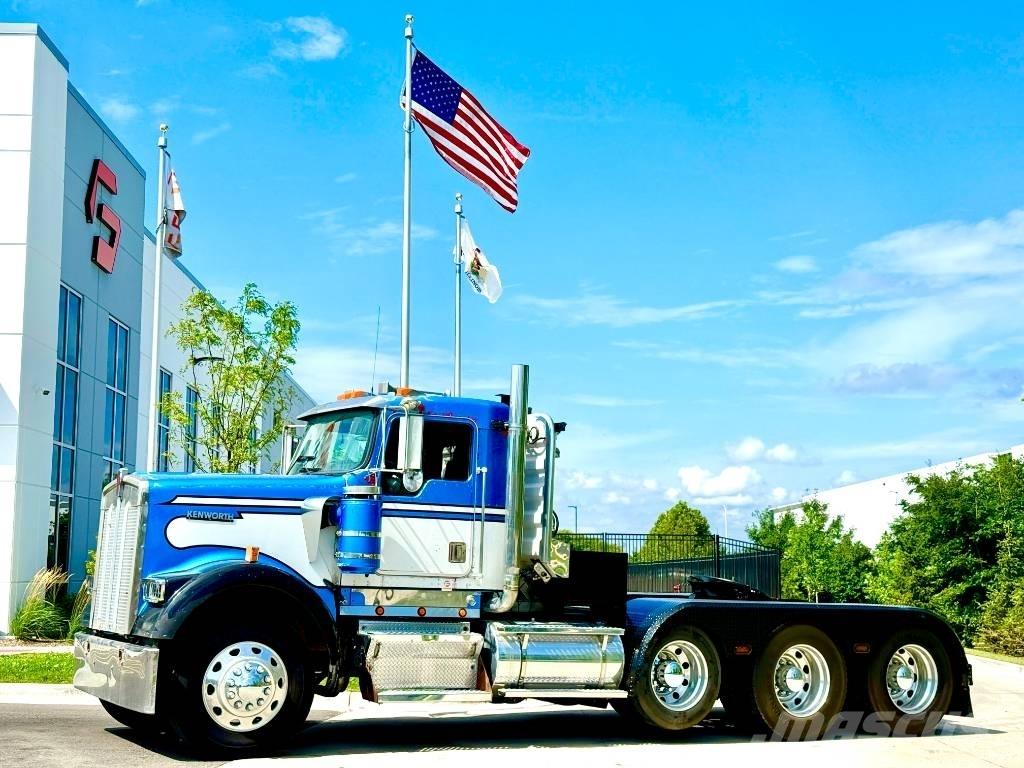 Kenworth W 900 Trekkers