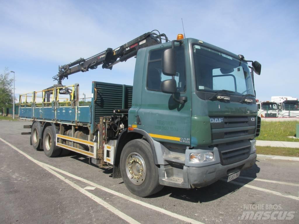DAF 75.310 Vlakke laadvloer met kraan