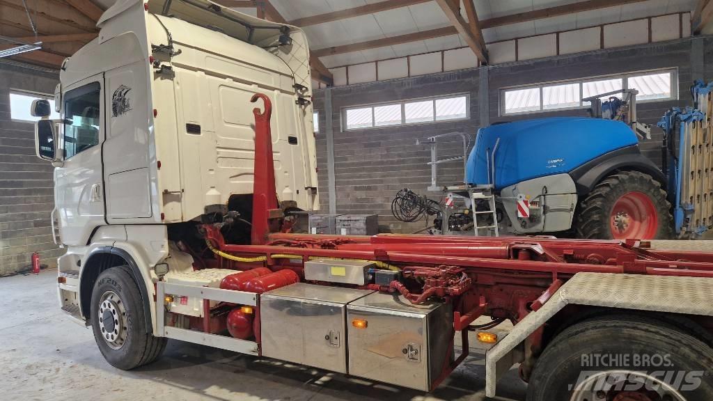 Scania R 620 Vrachtwagen met containersysteem