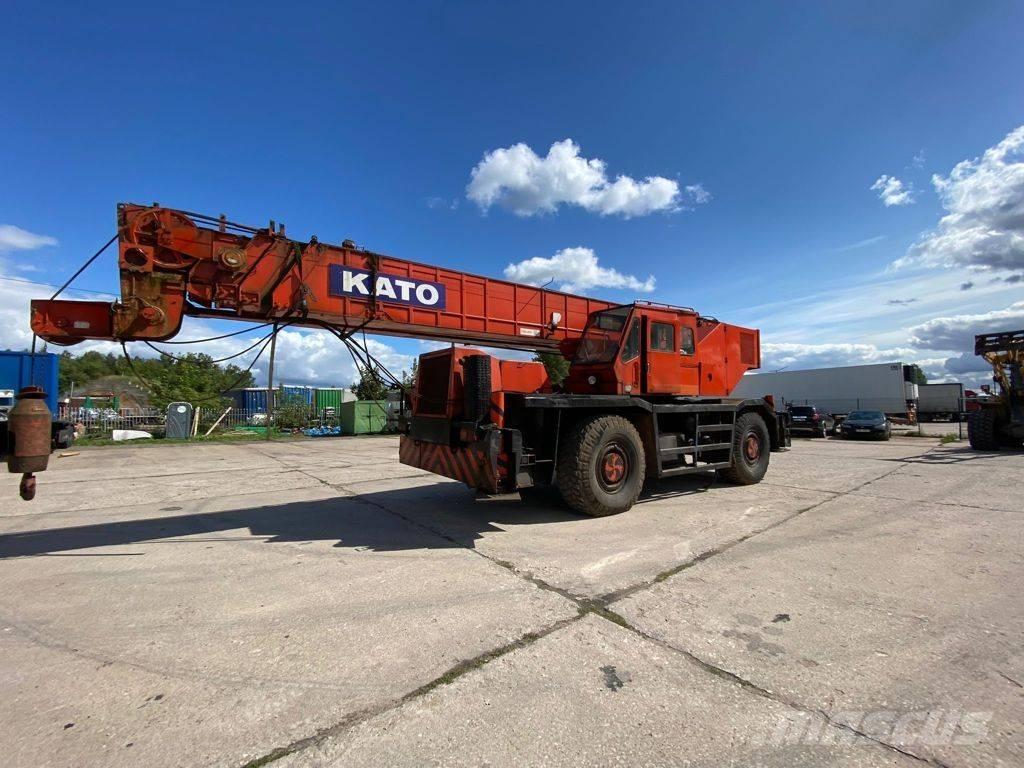 Kato KR 500 Ruwterrein kranen