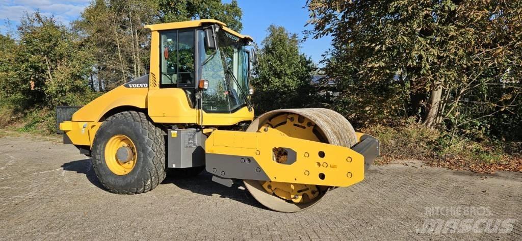 Volvo SD 135 B Trilrolwalsen