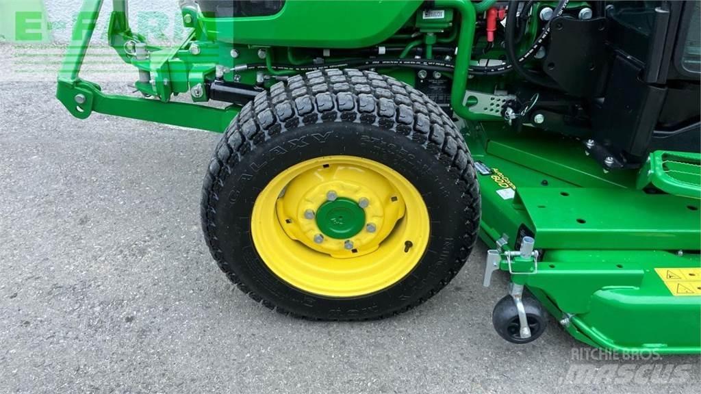 John Deere 3046R Tractoren