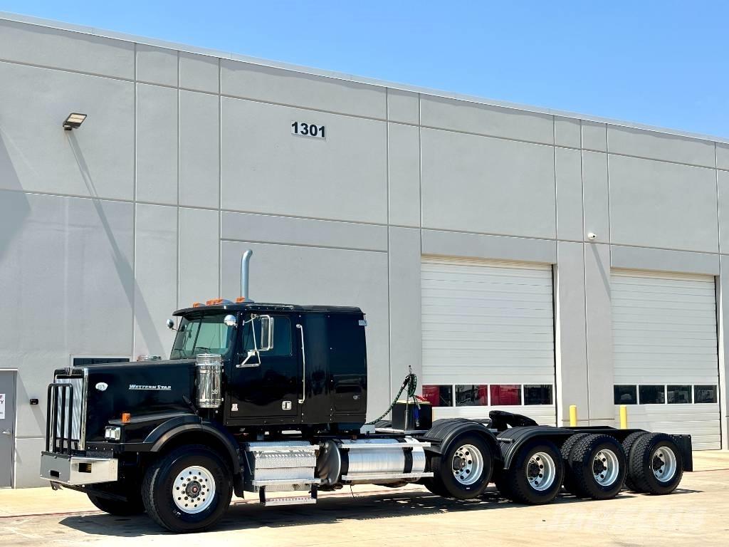 Western Star 4900 SA Trekkers