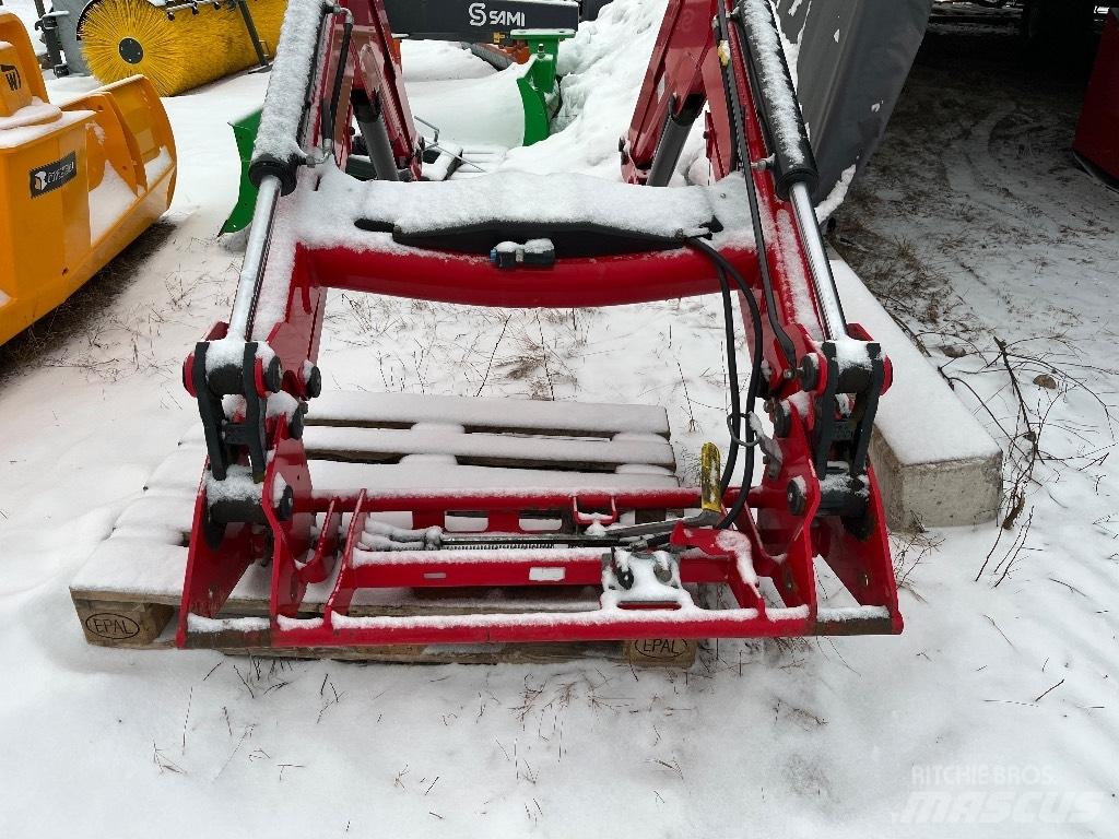 Massey Ferguson 945 Voorladers en gravers