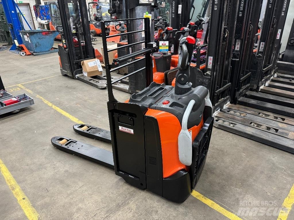 Toyota LPE220 Meerij pallettruck met platform