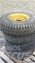 Bobcat 700x12 Banden, wielen en velgen