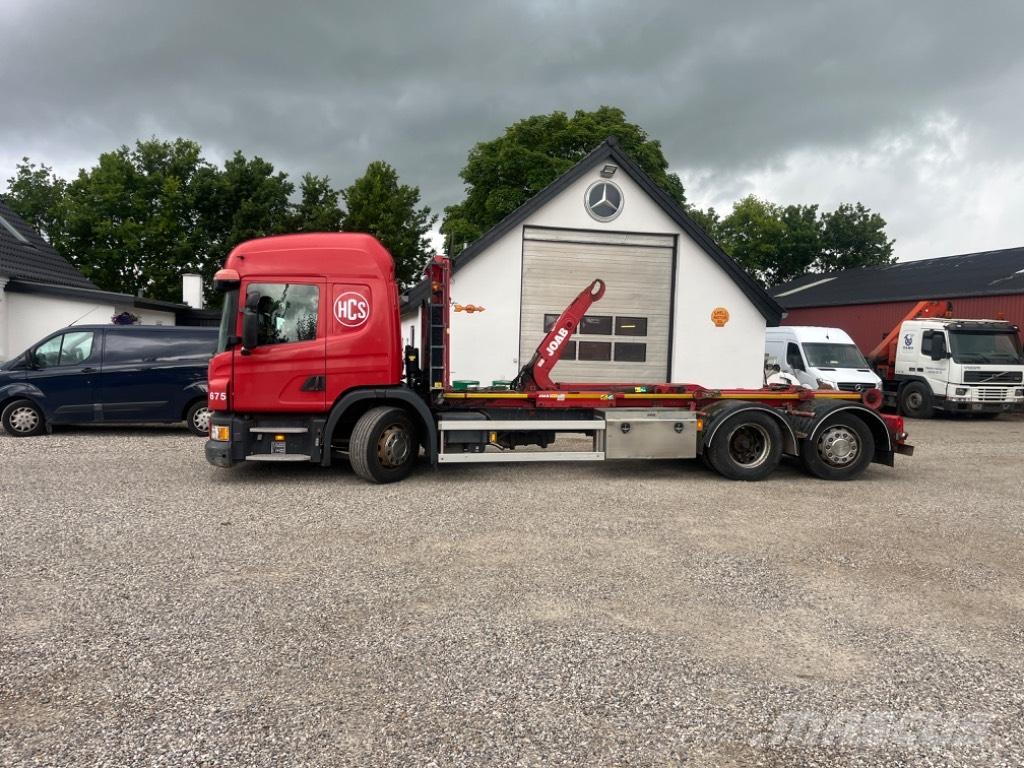Scania P 320 Vrachtwagen met containersysteem