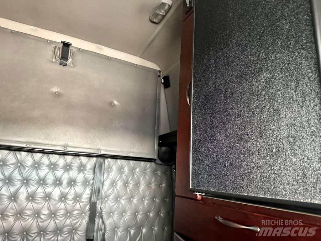 Western Star 4900 Trekkers