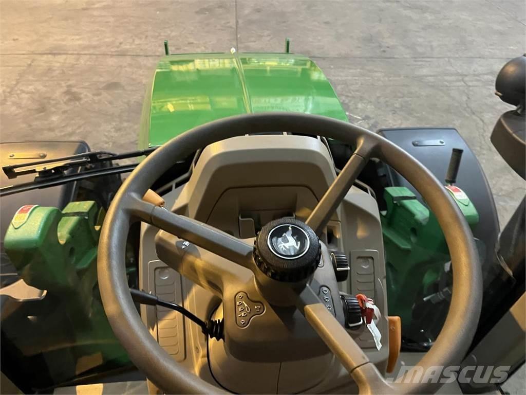 John Deere 6100M Tractoren