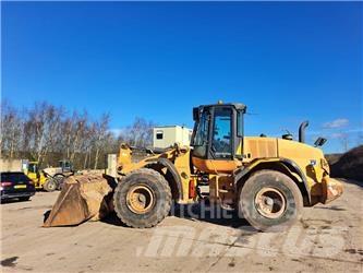 CASE 821 F Wielladers