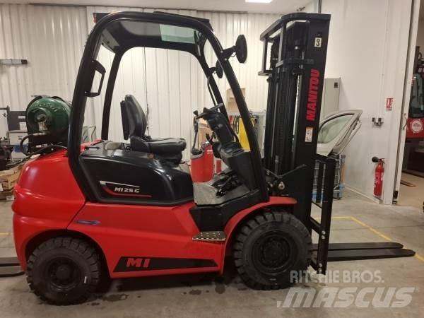 Manitou MI25G Vorkheftruck voor zwaar terrein