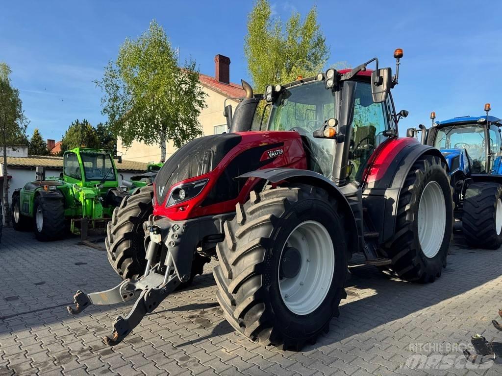 Valtra T234 VERSU Tractoren