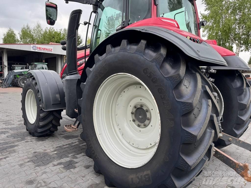 Valtra T234 VERSU Tractoren