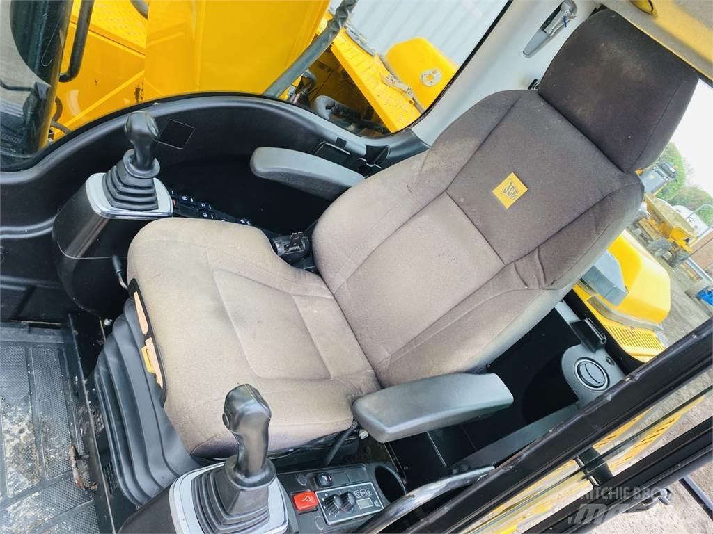JCB JS130LC Rupsgraafmachines