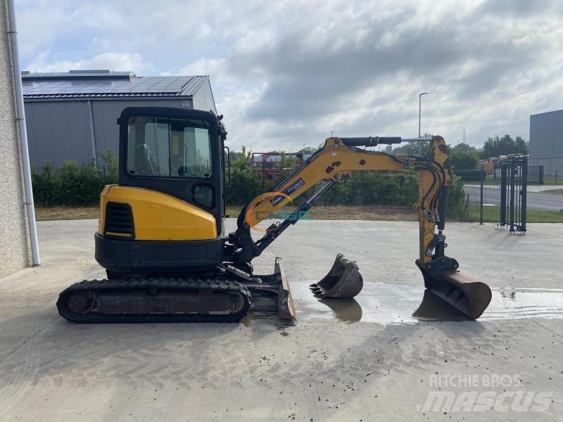 Bobcat E 35 Wielgraafmachines