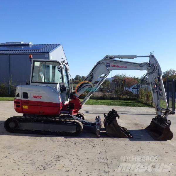 Takeuchi TB260 Wielgraafmachines