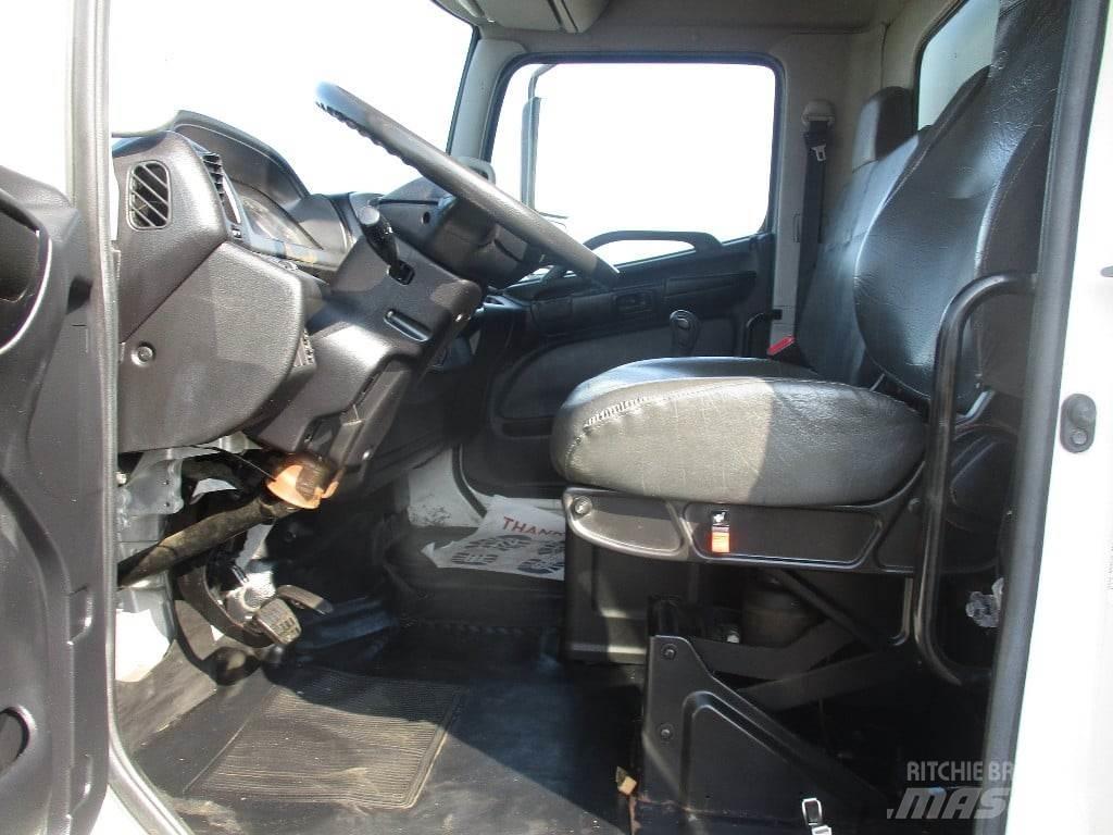 Hino 338 Bakwagens met gesloten opbouw