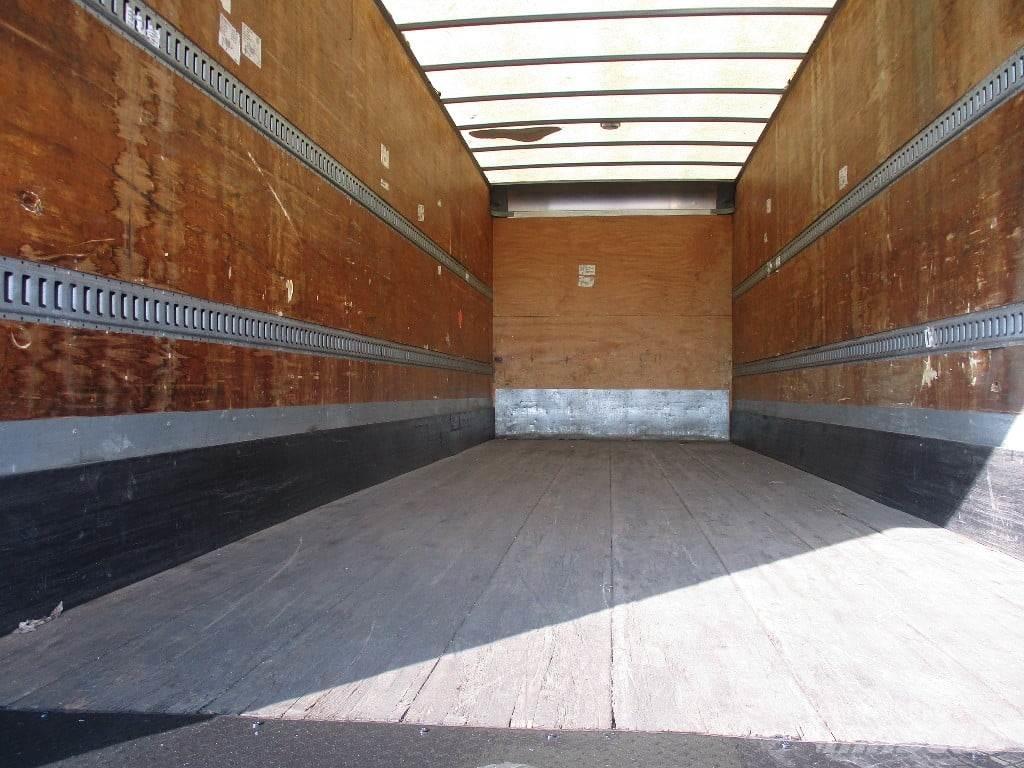 Hino 338 Bakwagens met gesloten opbouw