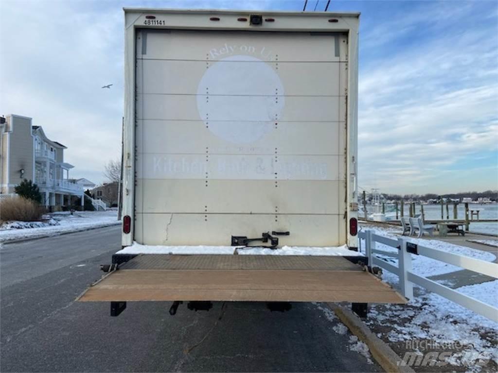 Isuzu FTR Bakwagens met gesloten opbouw