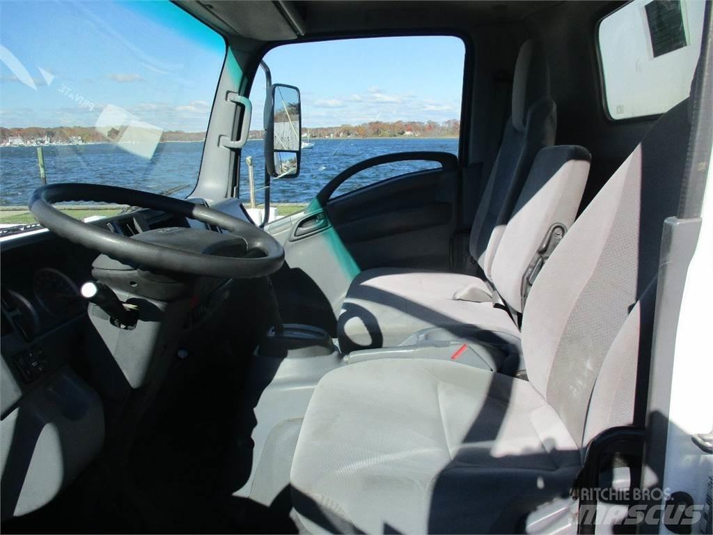 Isuzu NQR Bakwagens met gesloten opbouw