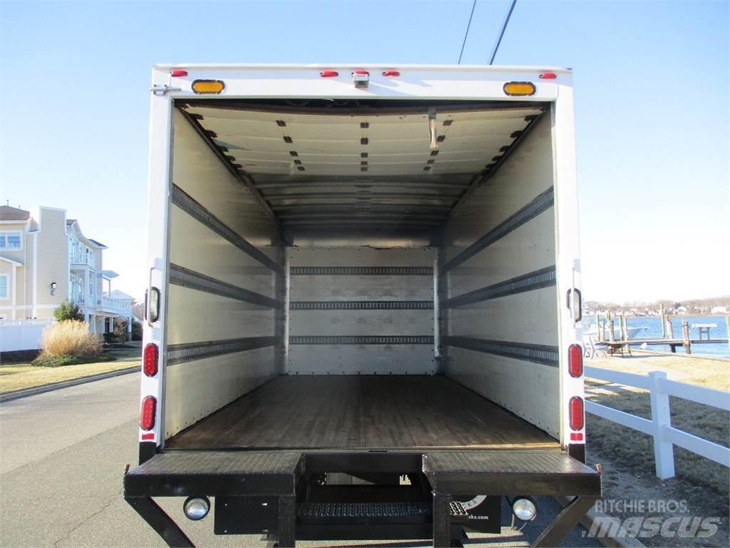 Isuzu NQR Bakwagens met gesloten opbouw