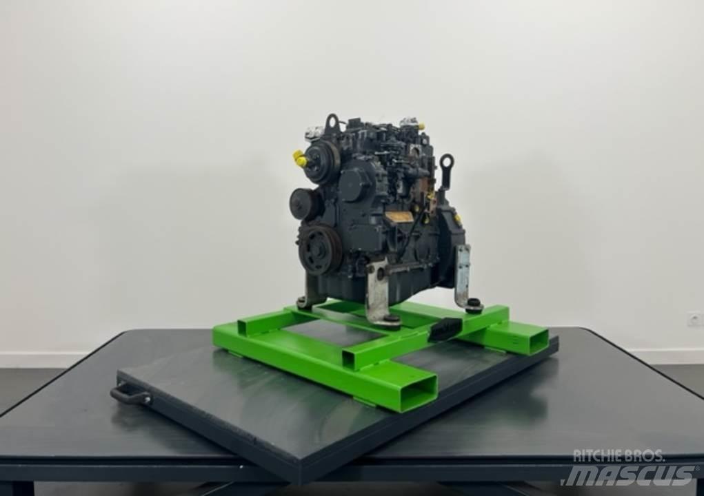 CASE 221E Motoren