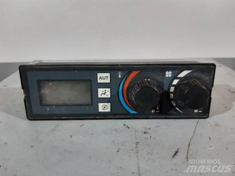 CAT 312CL Cabine en interieur