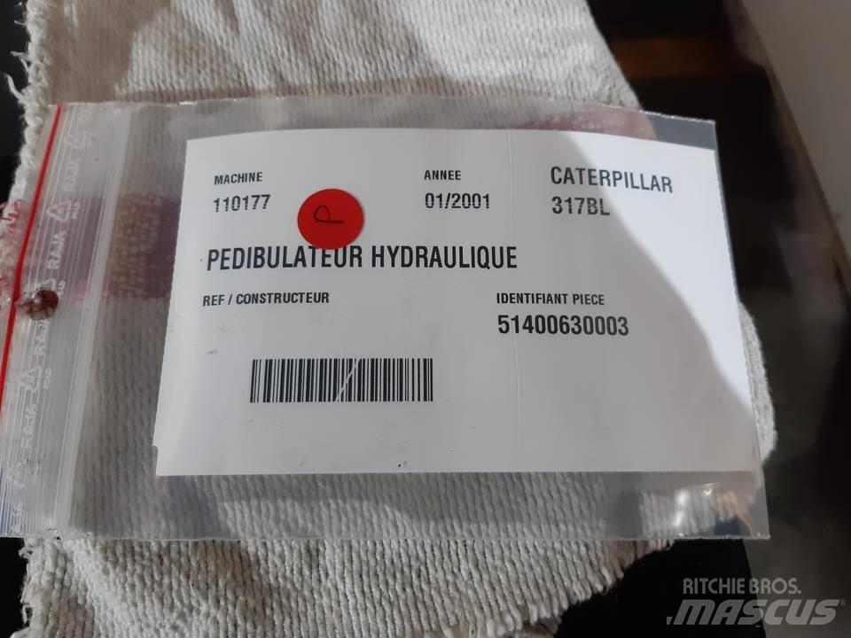 CAT 317BL Cabine en interieur