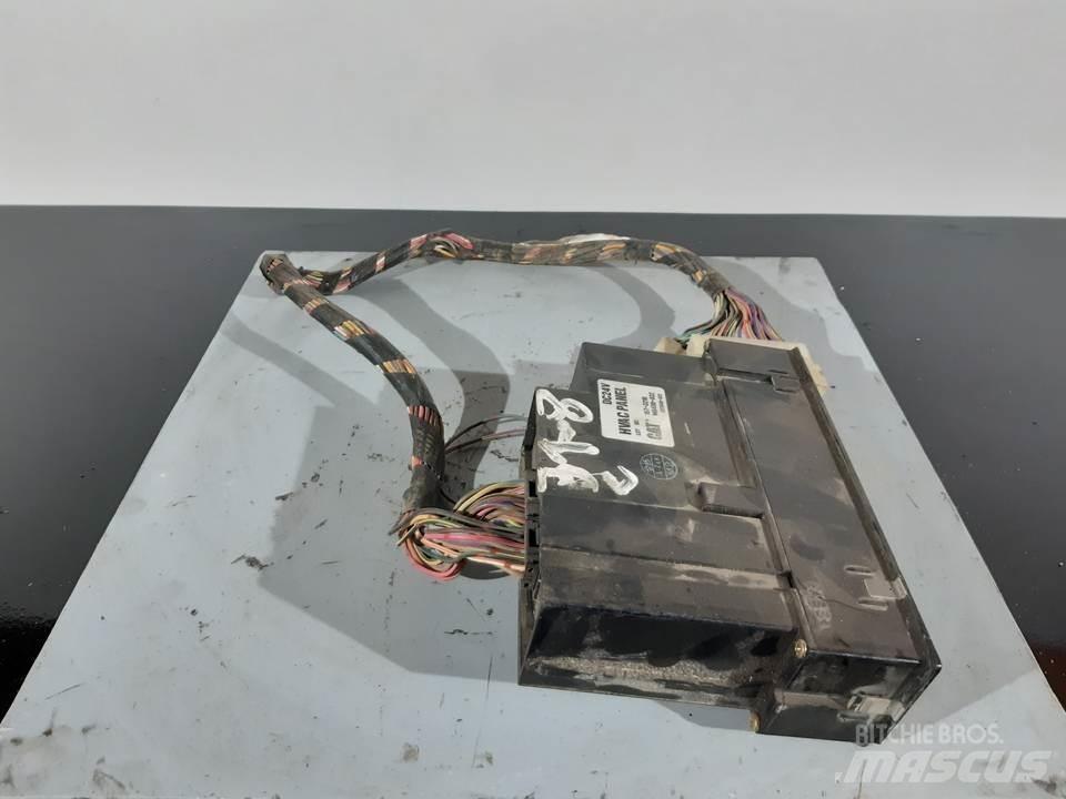 CAT 318C Cabine en interieur