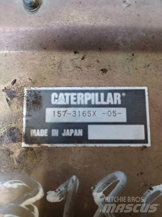 CAT 318C Cabine en interieur