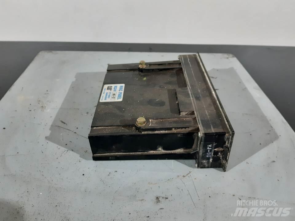 CAT 318C Cabine en interieur