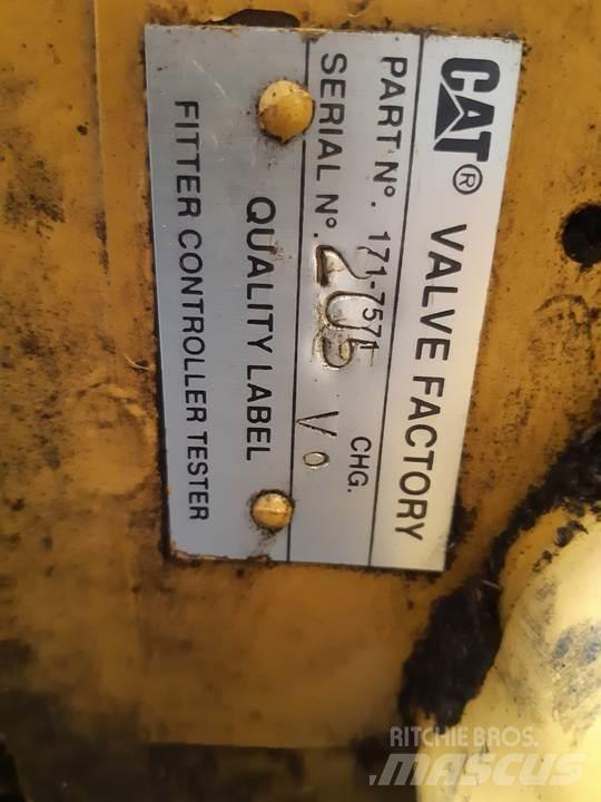 CAT 320B Hydraulics