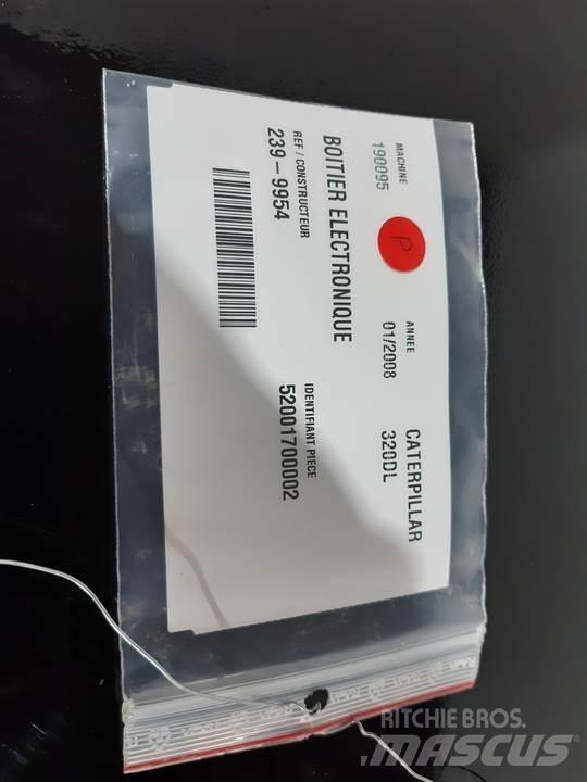 CAT 320DL Cabine en interieur