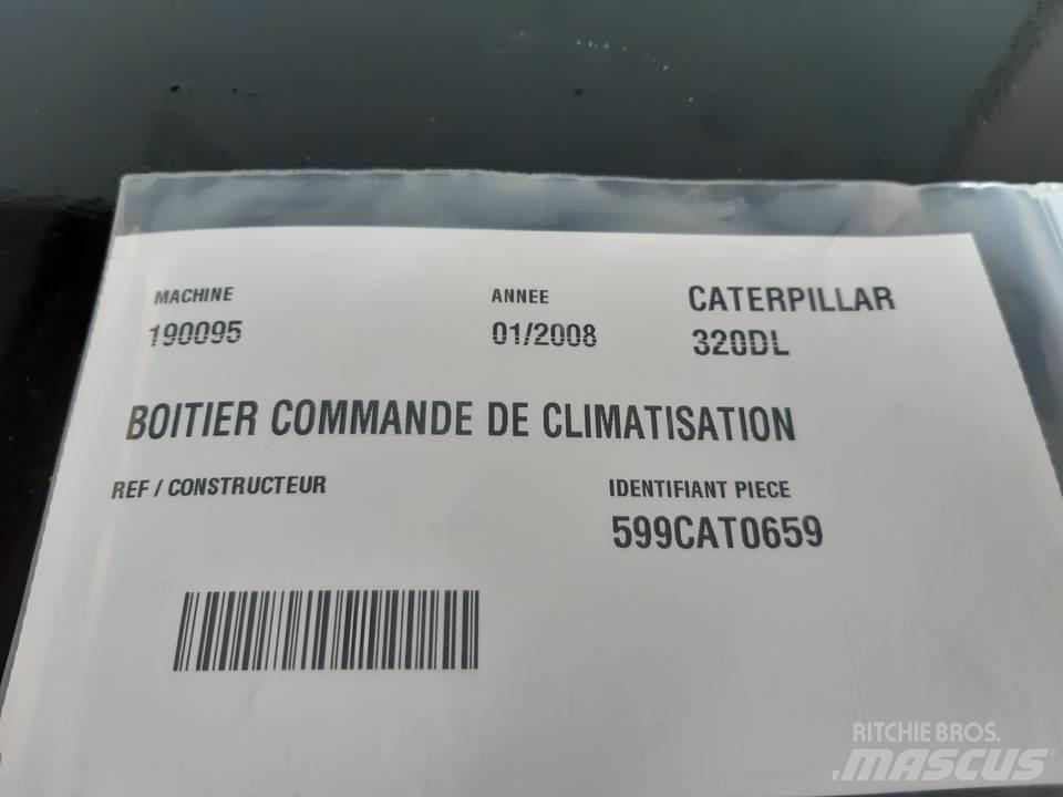 CAT 320DL Cabine en interieur