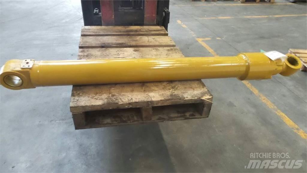 CAT 323D Hydraulics
