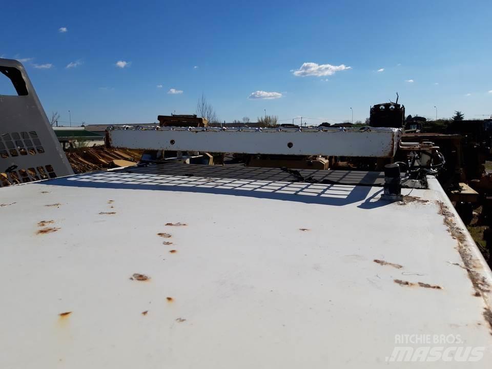 CAT 325LN Cabine en interieur