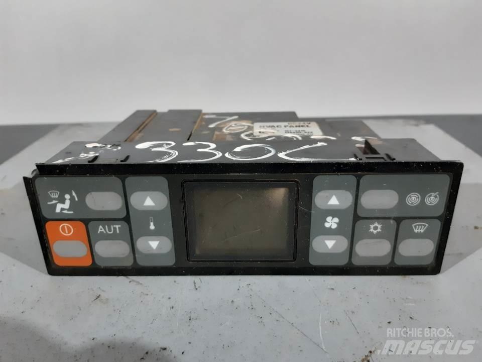 CAT 330C Cabine en interieur
