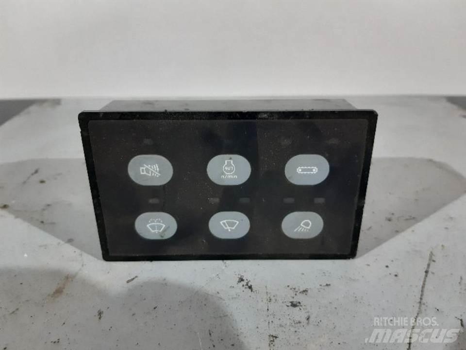 CAT 330C Cabine en interieur