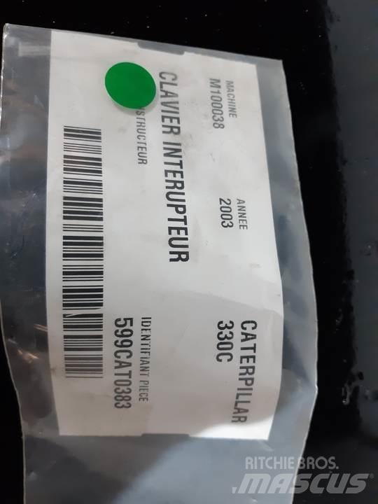 CAT 330C Cabine en interieur