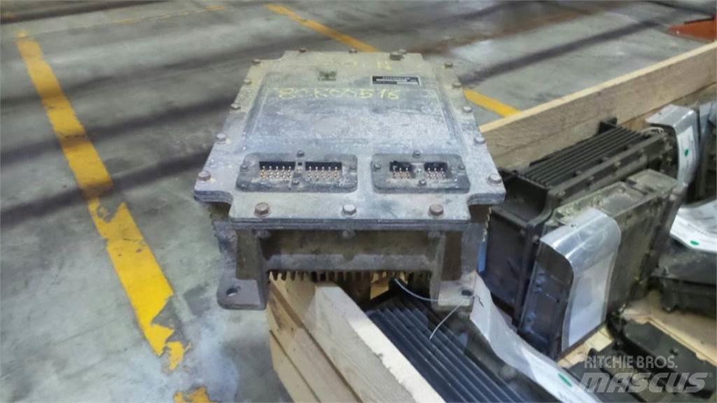 CAT 330L Cabine en interieur