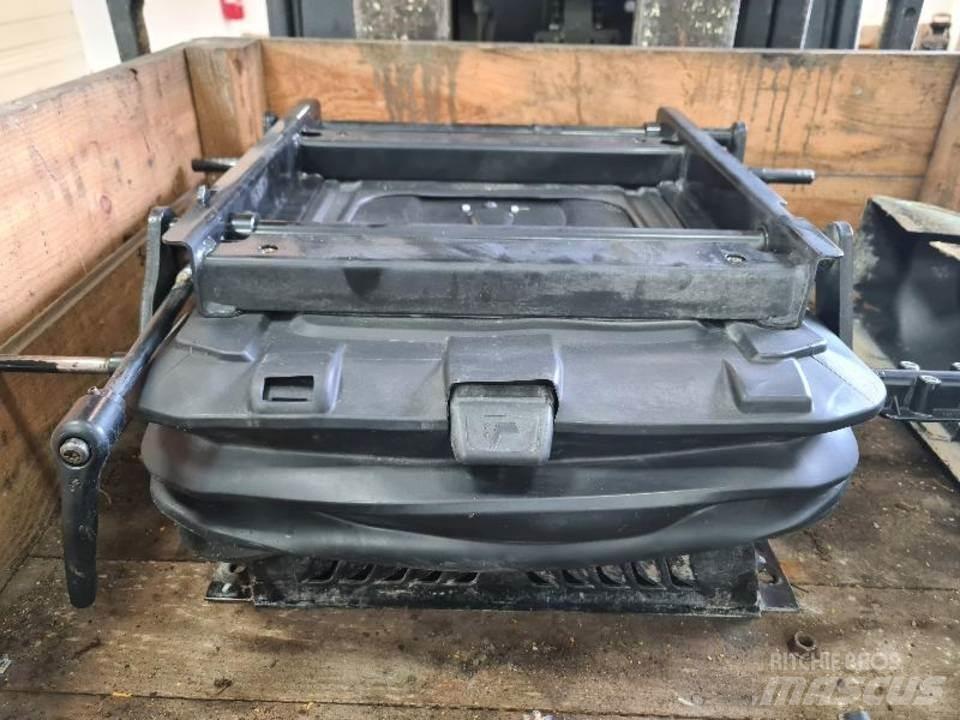CAT 336DL Cabine en interieur