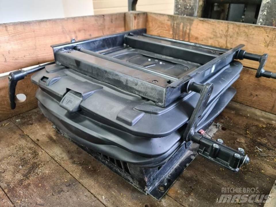 CAT 336DL Cabine en interieur