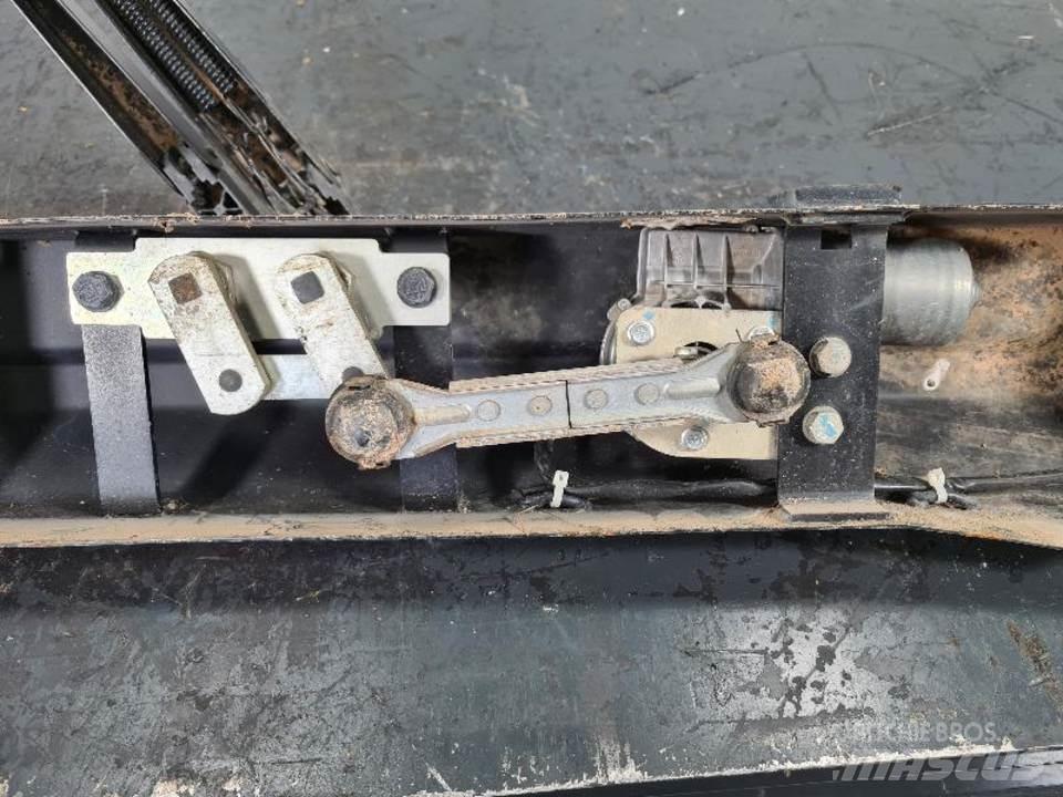 CAT 336DL Cabine en interieur