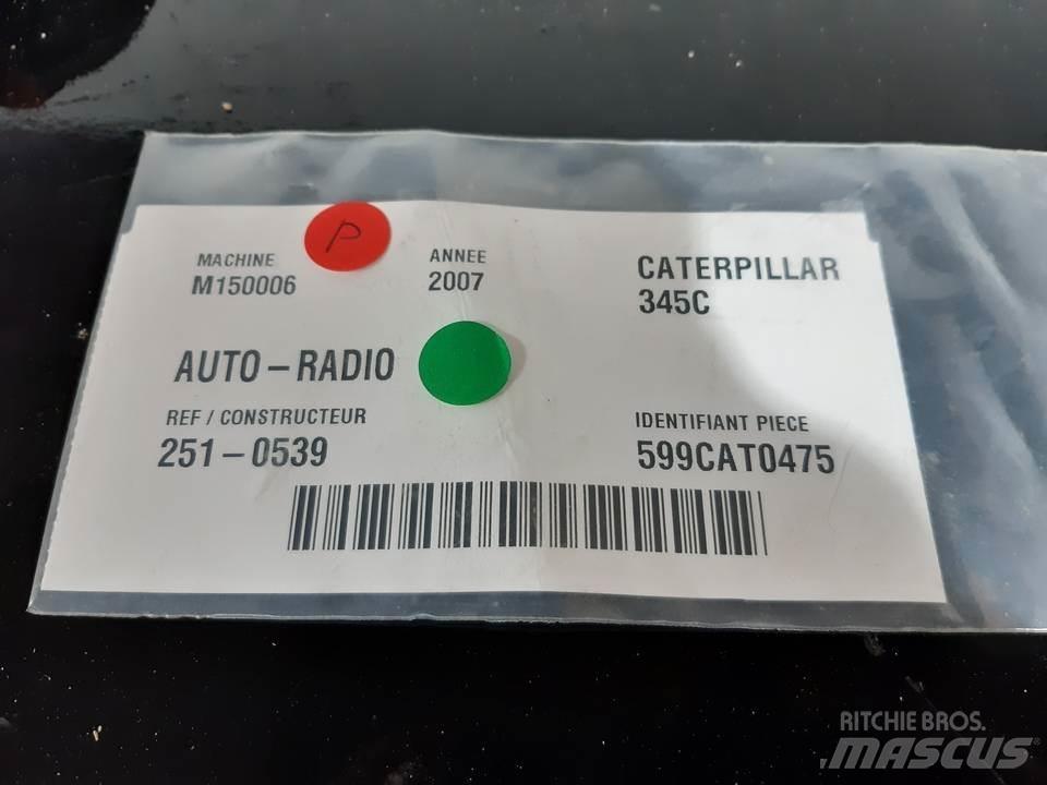 CAT 345C Cabine en interieur