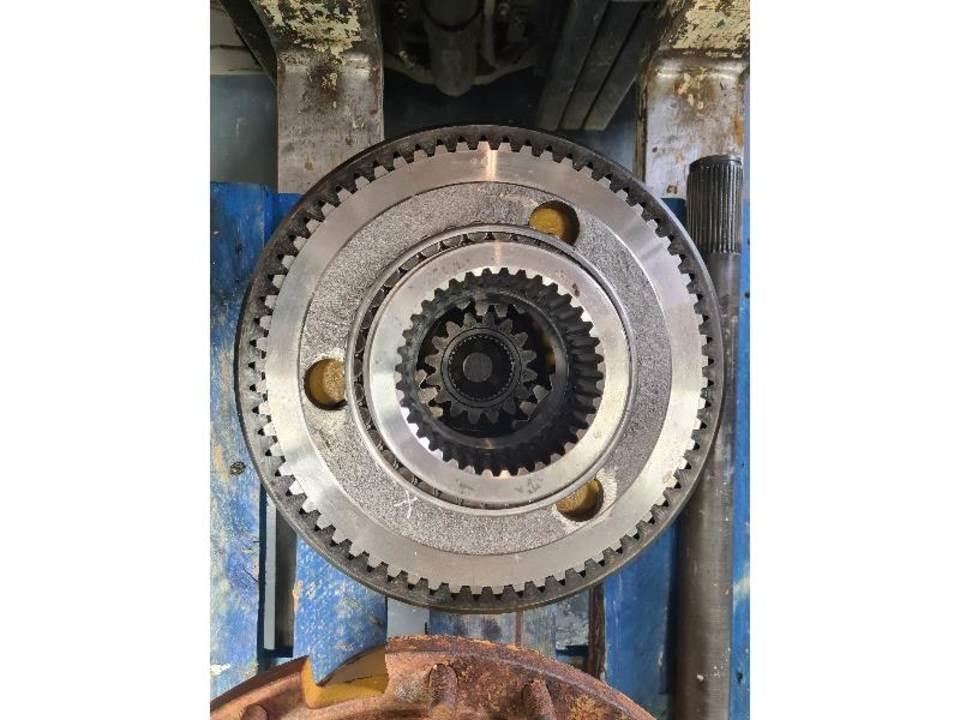 CAT 735 Transmissie