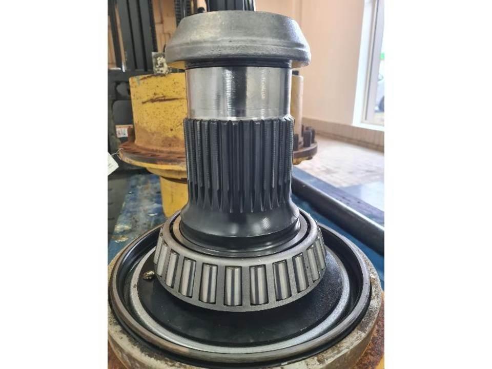 CAT 735 Transmissie