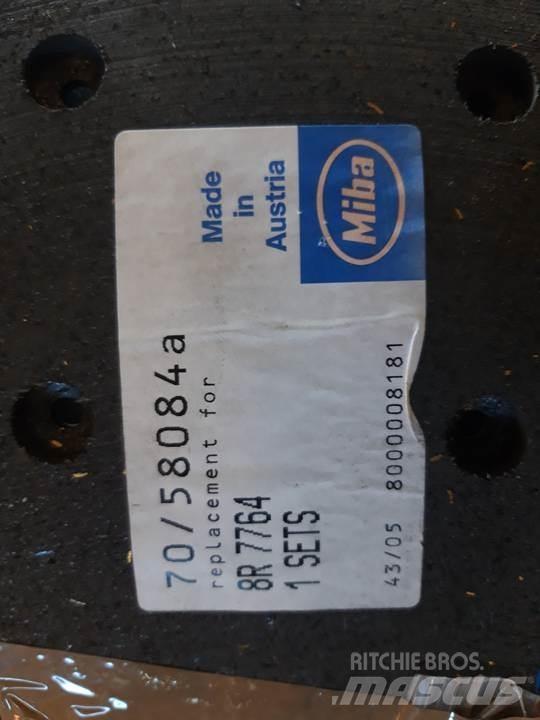 CAT 950 Rupsbanden, kettingen en onderstel