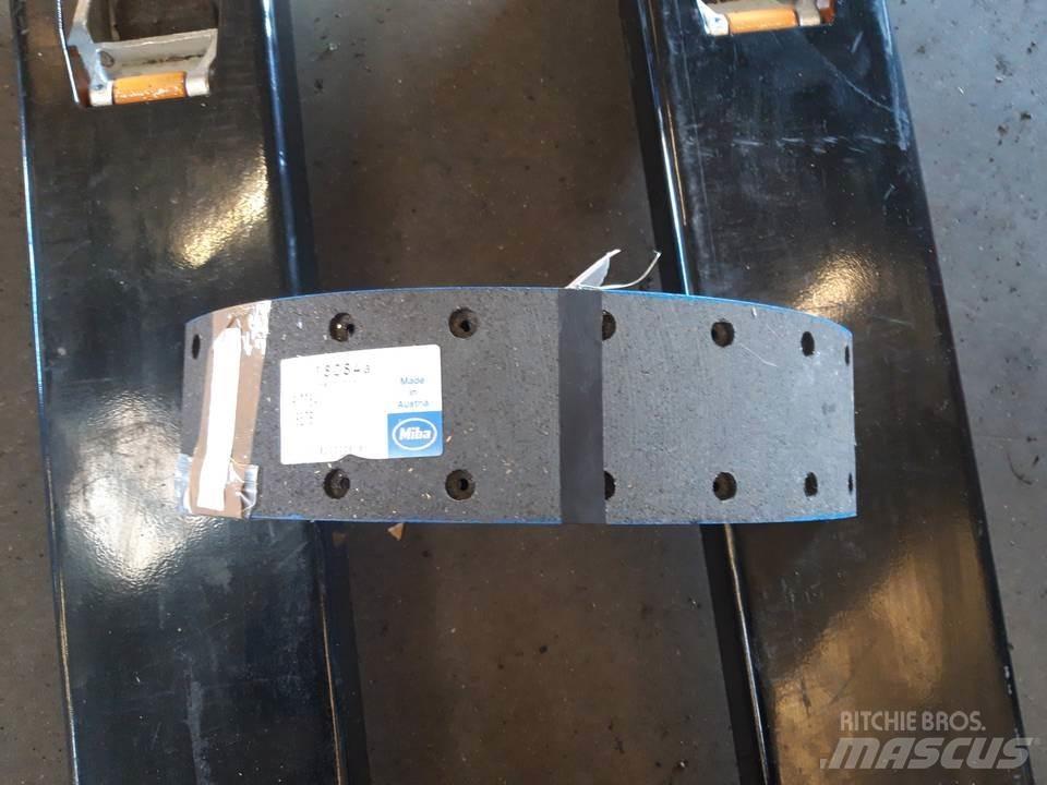 CAT 950 Rupsbanden, kettingen en onderstel