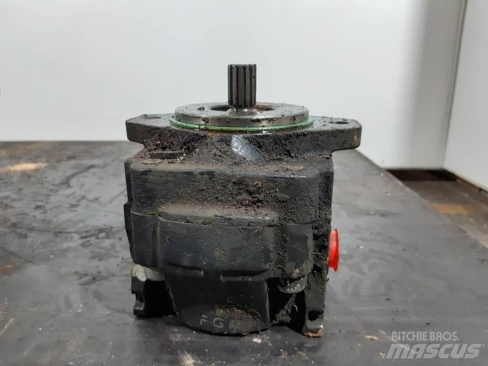 CAT 963D Hydraulics