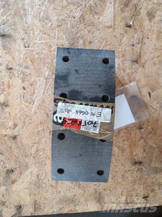 CAT 966C Rupsbanden, kettingen en onderstel